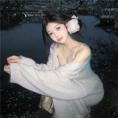 读爱情小说的老人